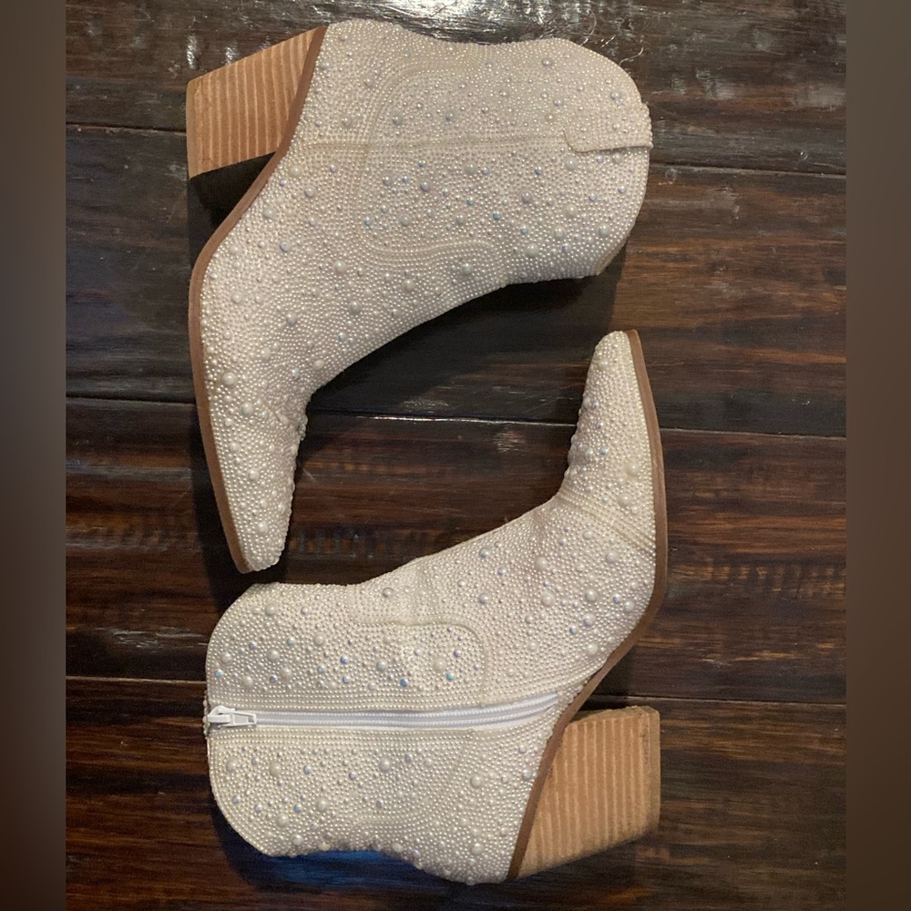 SOLD-Betsey Johnson Emory Pearlized Western Cowboy Ankle Bootie 7.5 - Picture 2 of 10